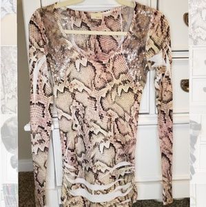 Daytrip snake skin longe sleeve sequence top